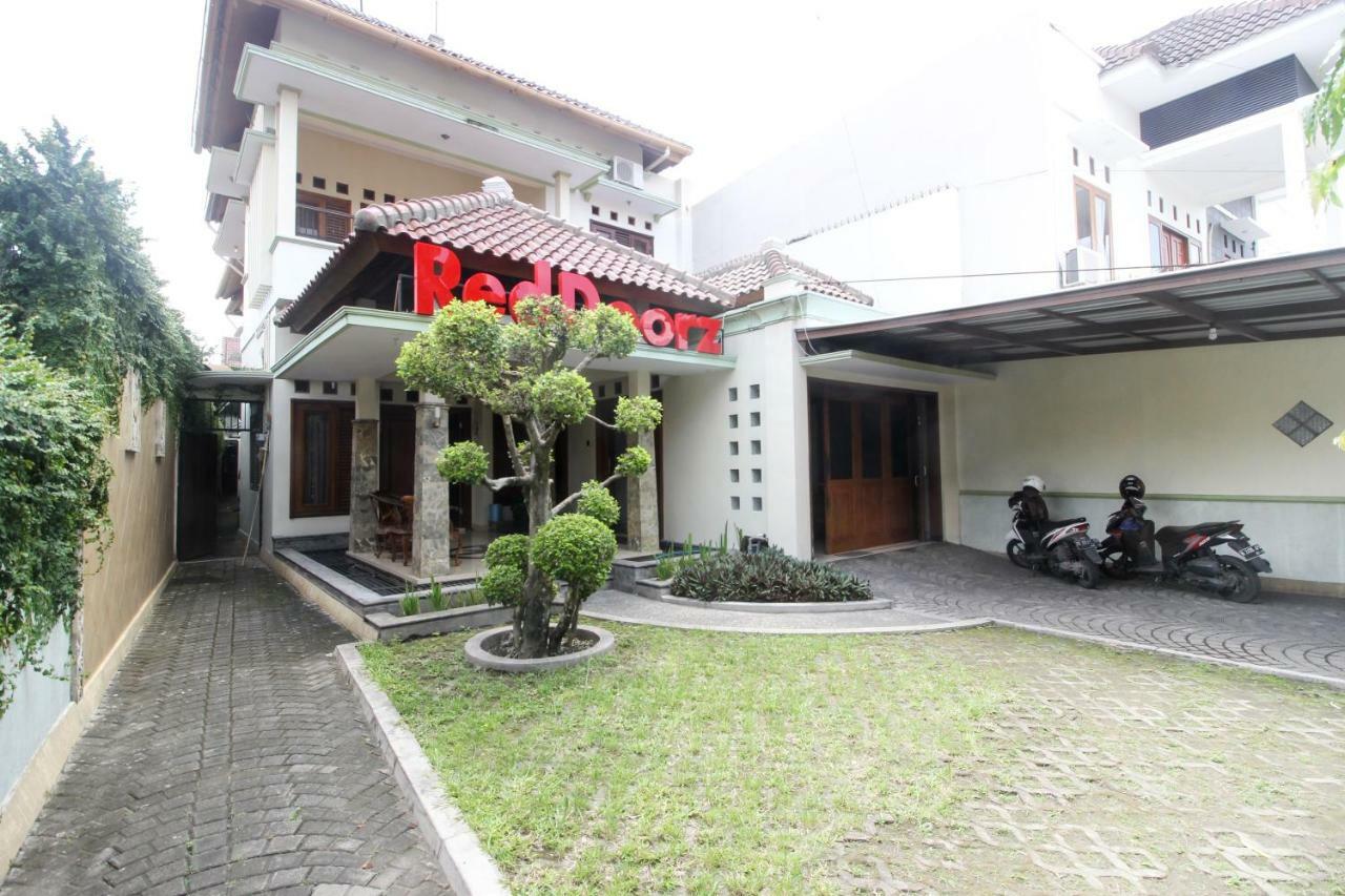 เรดดอร์ซ พลัส แอท เตกัล ปังกุง Hotel ยอกยาการ์ตา ภายนอก รูปภาพ